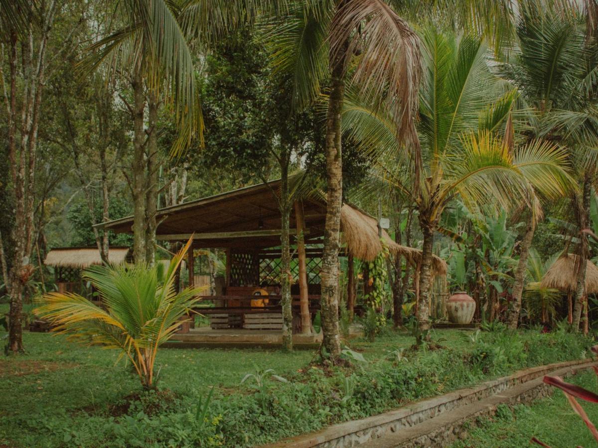 Da'Kayu Glamping Hotel Munduk  Exterior photo